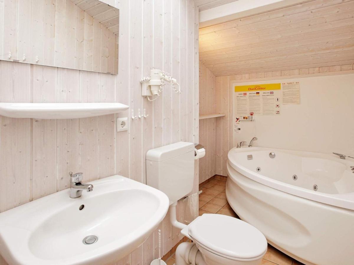 Three-Bedroom Holiday Home In Groemitz 11 エクステリア 写真